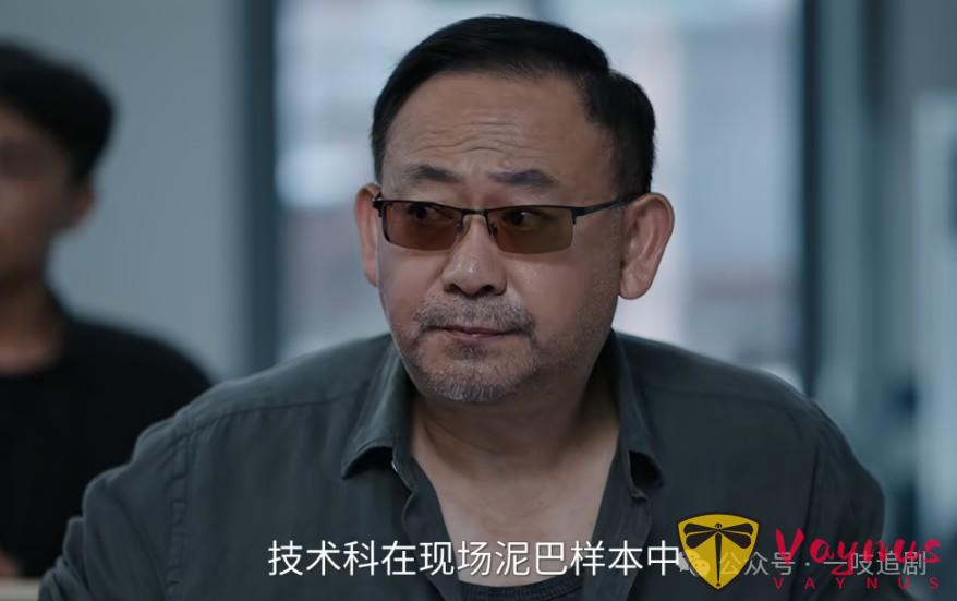 全程戴墨鏡裝酷，臺詞黏糊，58歲姜武帶來國際影帝“教科書”式演技