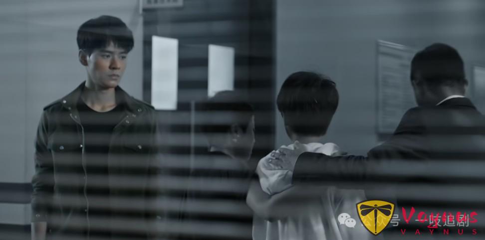 全程戴墨鏡裝酷，臺詞黏糊，58歲姜武帶來國際影帝“教科書”式演技