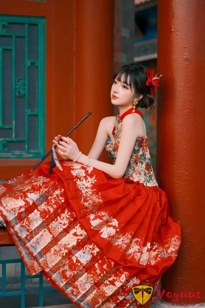 氛围感拉满！9个新中式拍照姿势，不仅显瘦还显白，过年照着拍