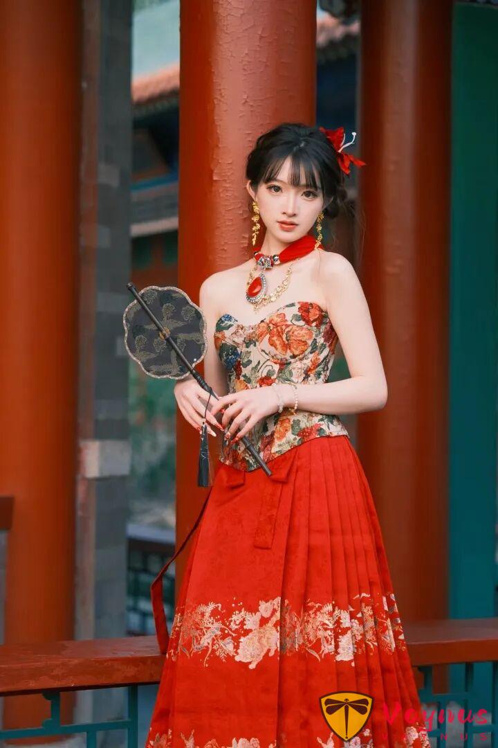 氛围感拉满！9个新中式拍照姿势，不仅显瘦还显白，过年照着拍