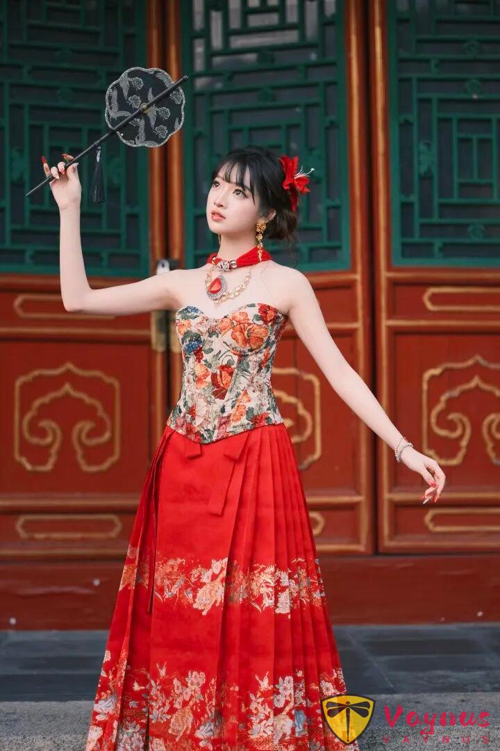 氛围感拉满！9个新中式拍照姿势，不仅显瘦还显白，过年照着拍