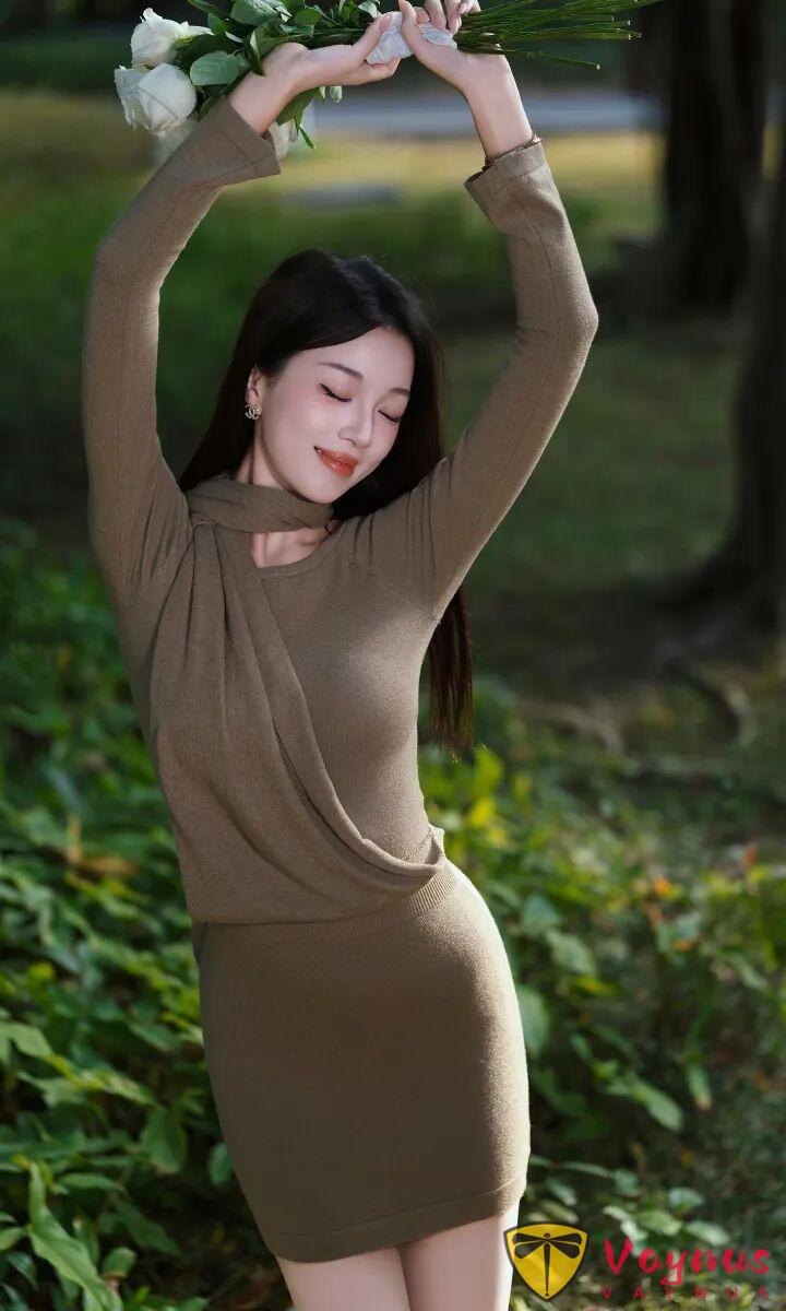 9个针织裙穿搭拍照姿势，曼妙身姿尽显曲线美，优雅性感太撩人了