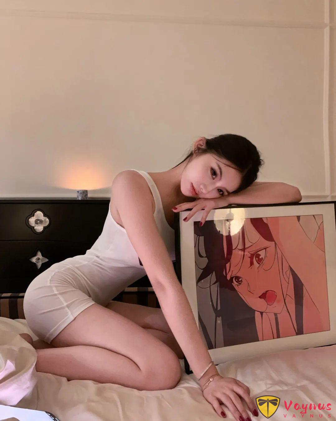 沪上极品女神！又白又嫩，凹凸有致，曲线曼妙太绝了