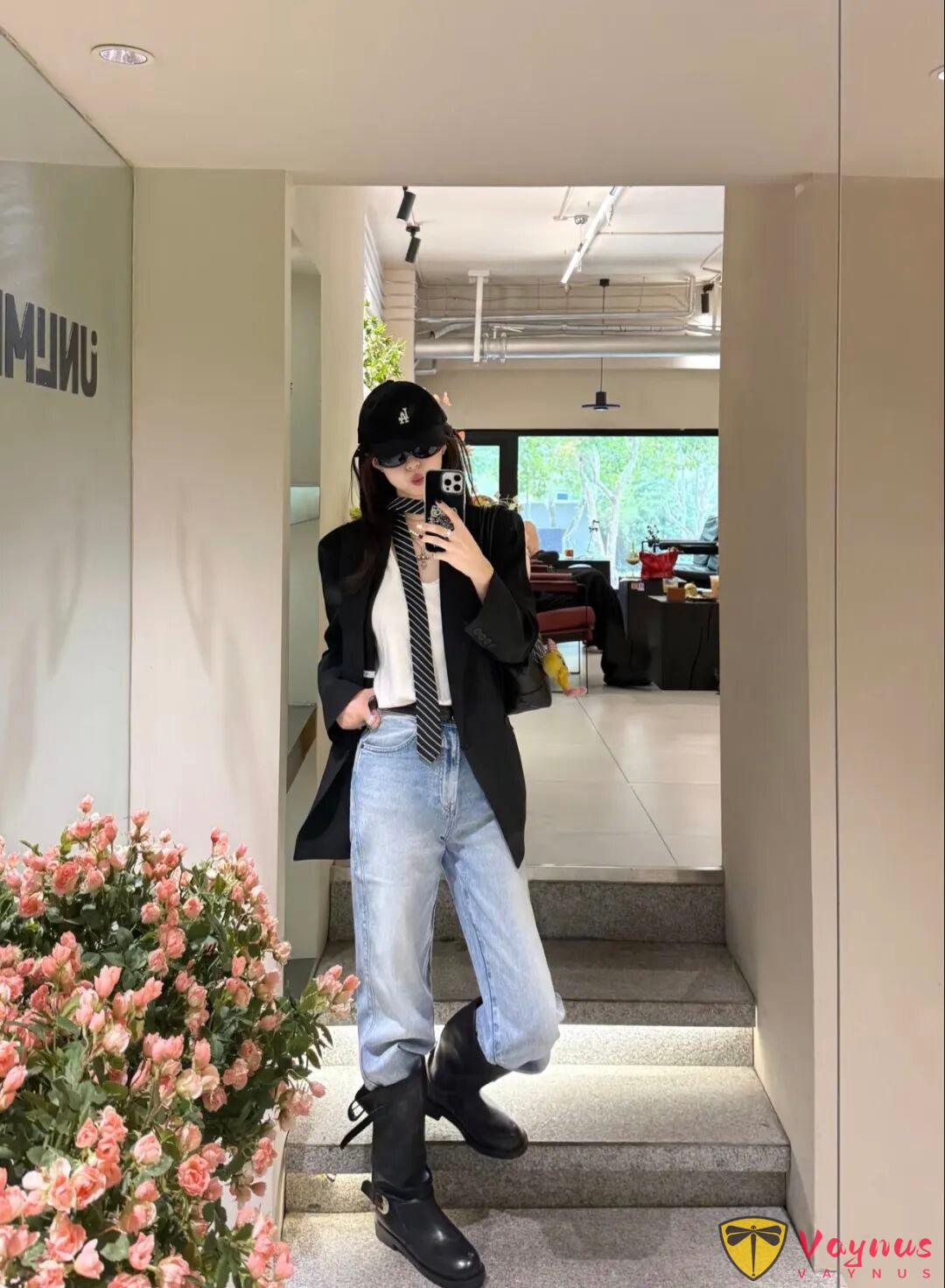 黑色西服的秋日穿搭