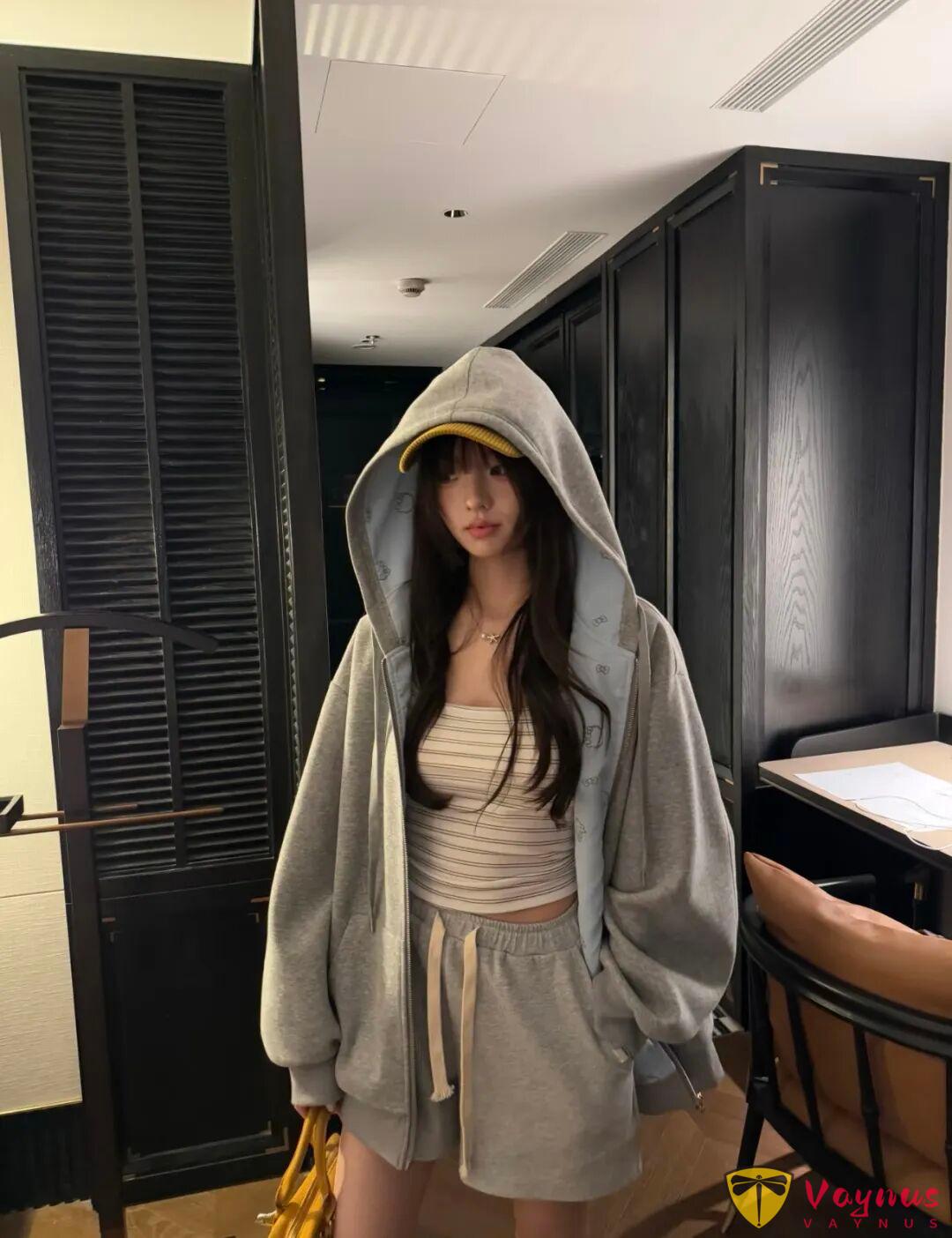 早秋卫衣怎么搭
