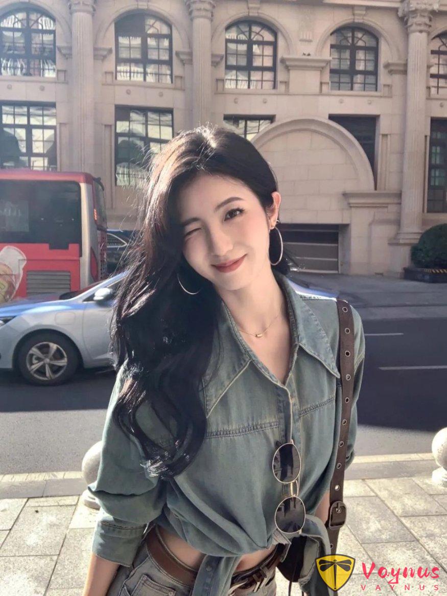 户外拍照9个万能姿势自信大方，每一张都是大片既视感，拍出自然又高级，简直不要太美