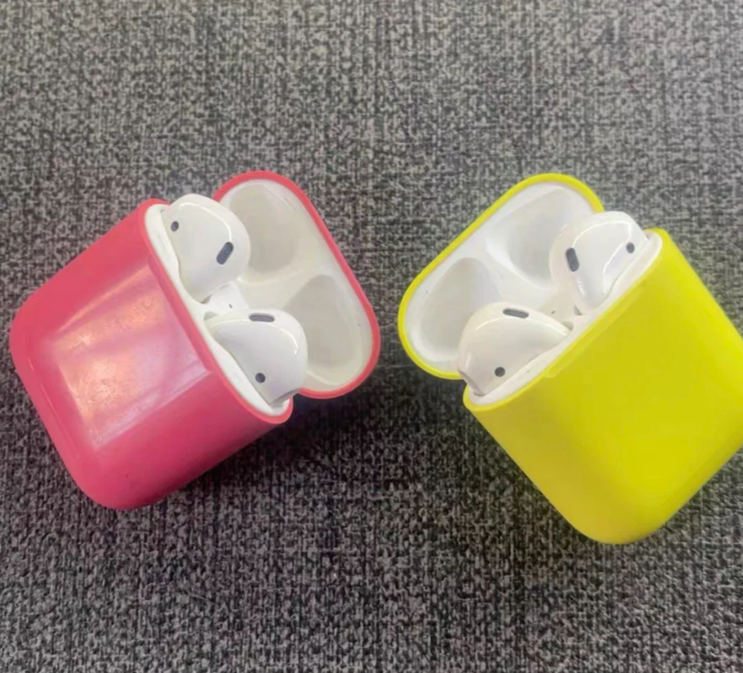 原来 AirPods 还搞了黄色版本，多色了解一下