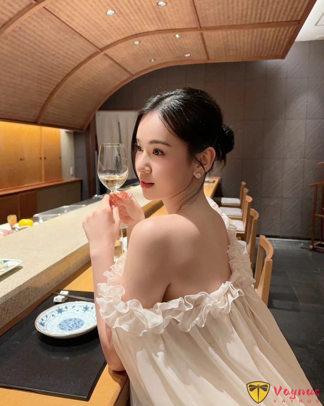 越南極品少婦！冰肌玉骨，白皙修長，完美身材魅力無限啊