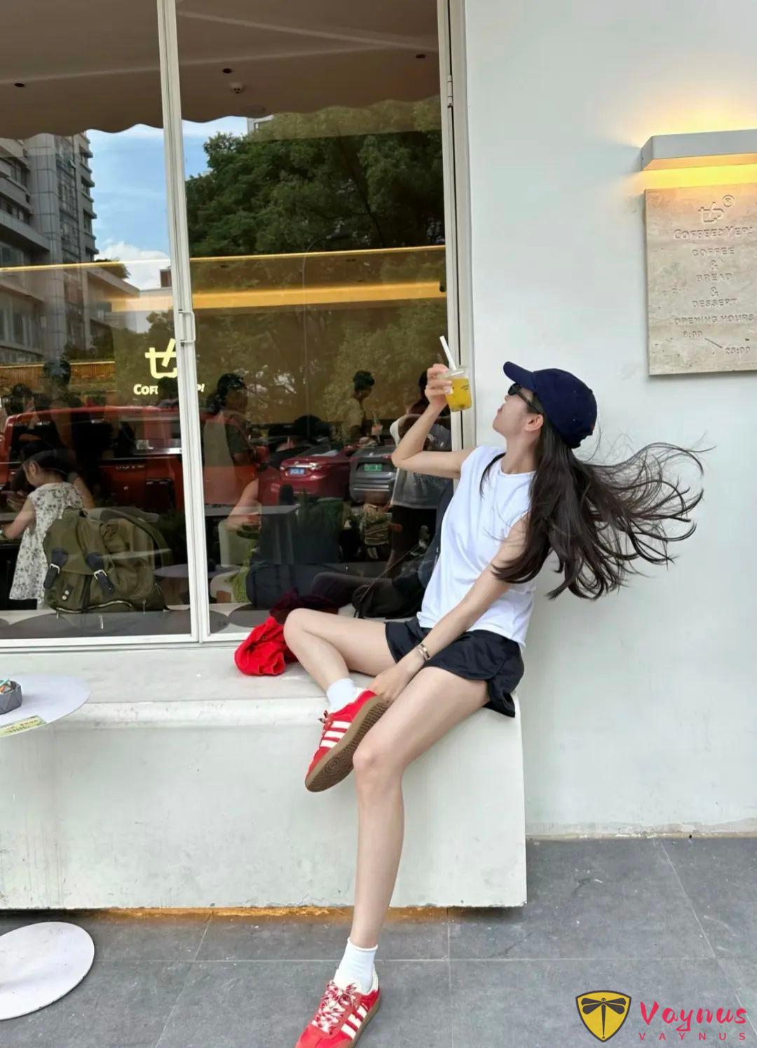 明媚夏天里的不费力穿搭