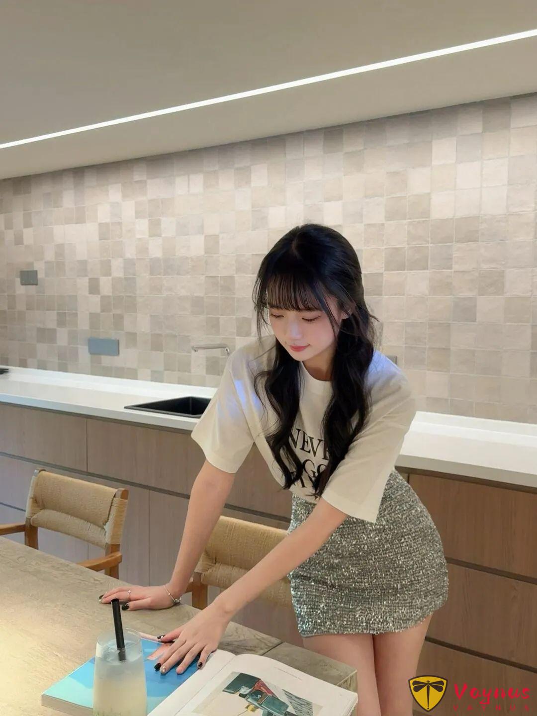 咖啡店清新系女孩｜9种自然动作拍法，松弛感十足，画面干净又有故事感