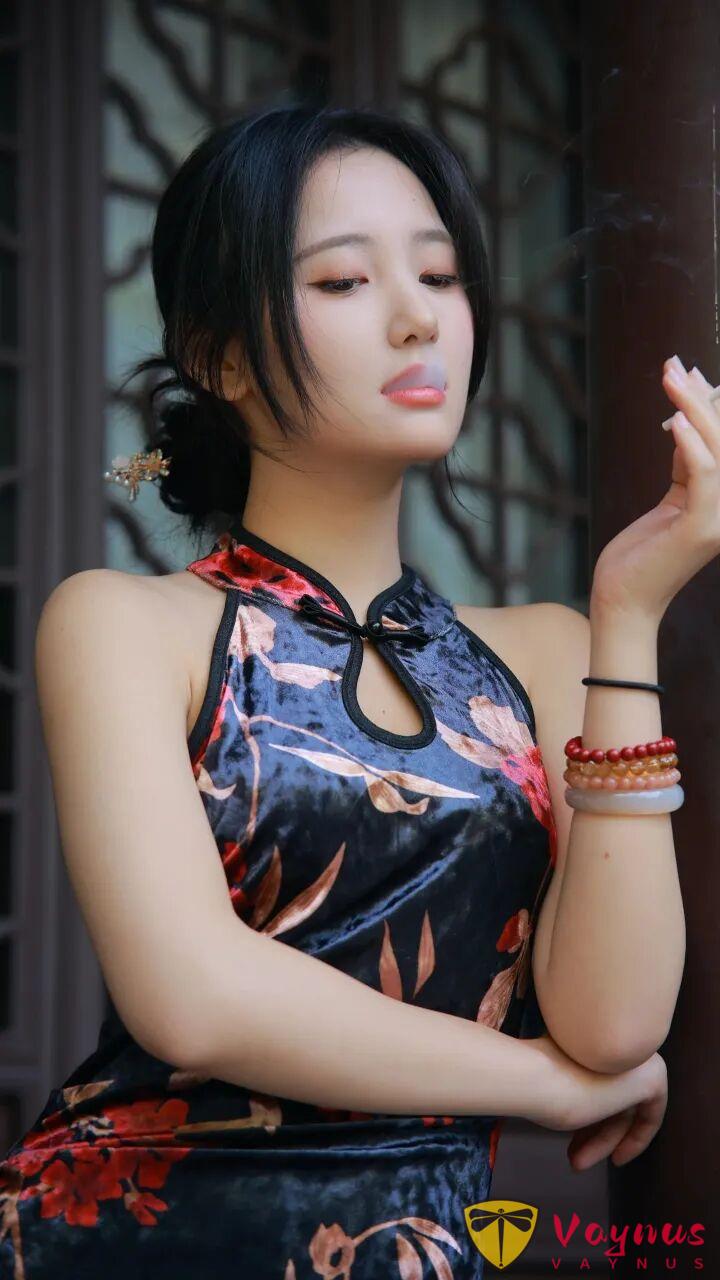 9個旗袍拍照姿勢,三分清冷,七分嫵媚,風情萬種的最佳演繹