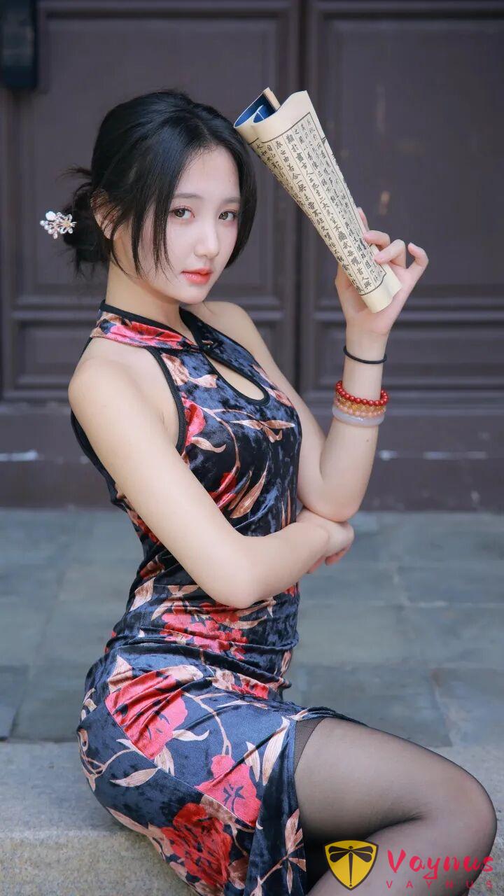 9個旗袍拍照姿勢,三分清冷,七分嫵媚,風情萬種的最佳演繹