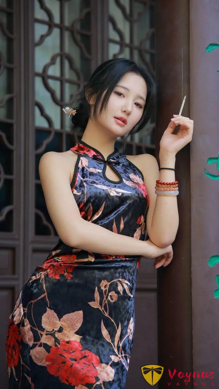 9個旗袍拍照姿勢,三分清冷,七分嫵媚,風情萬種的最佳演繹