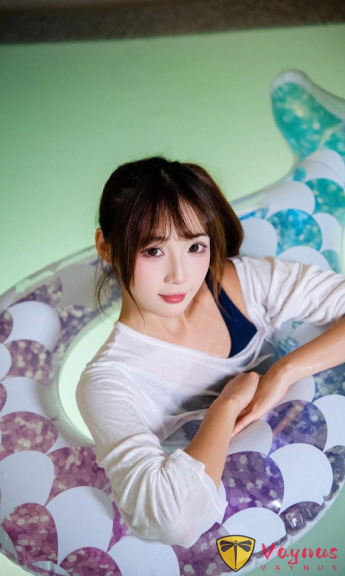 冬天泡汤必备！9个死库水拍照姿势，清纯又性感、甜美又撩人~