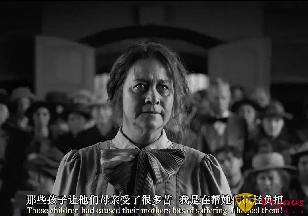 真實罪案改編！這部丹麥懸疑片《拿針的女孩/藏針女子/帶針的女孩》，看完三天喘不過氣