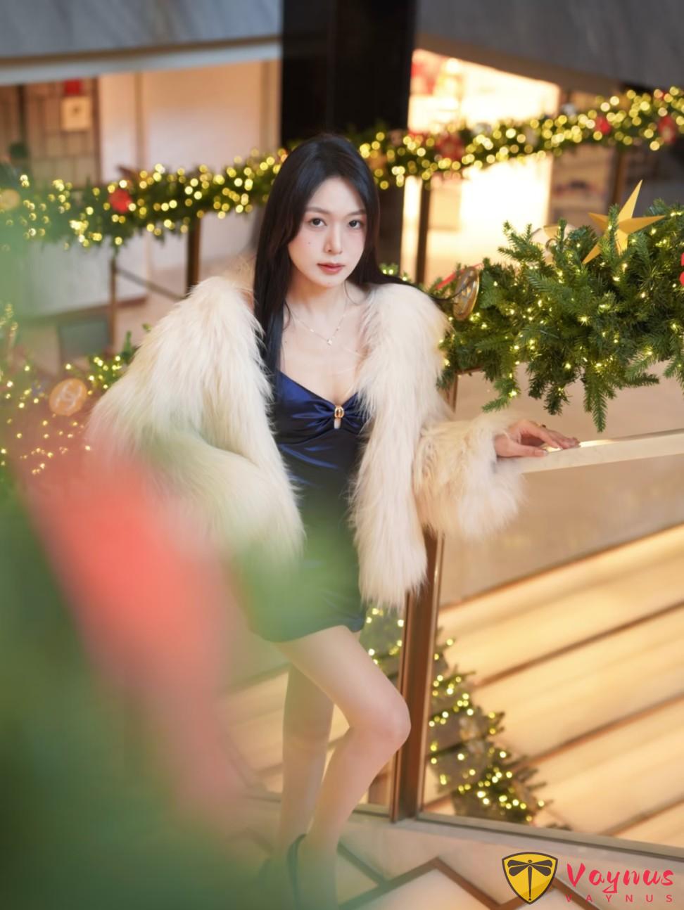 9个圣诞树拍照姿势,性感自信显身材,一眼沦陷的清冷御姐气场