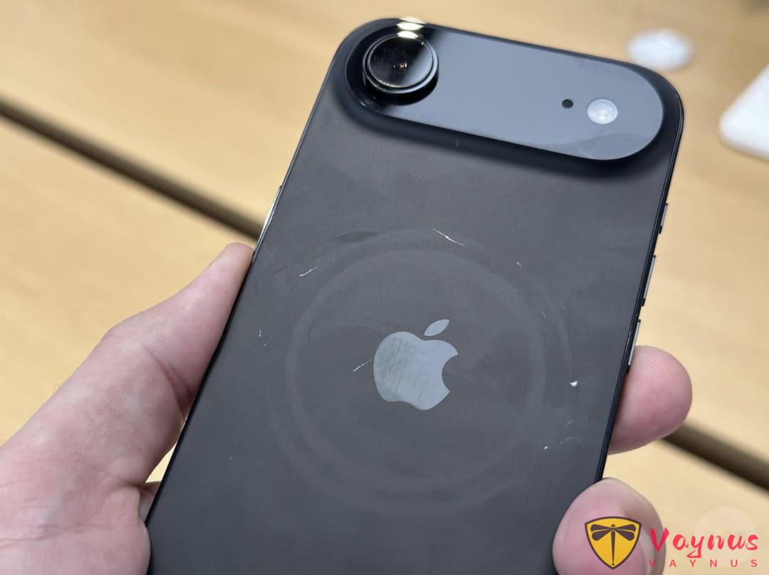iPhone 17 Pro 首发暴雷，多人吐槽