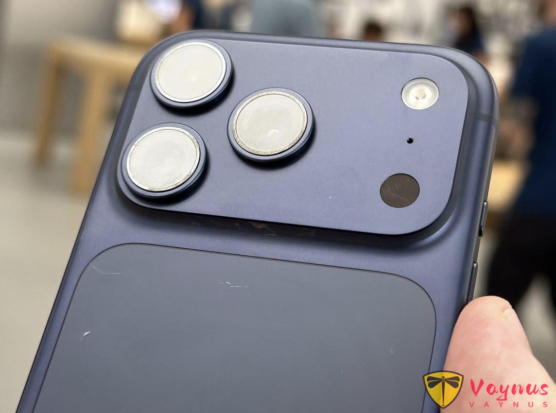 iPhone 17 Pro 首发暴雷，多人吐槽