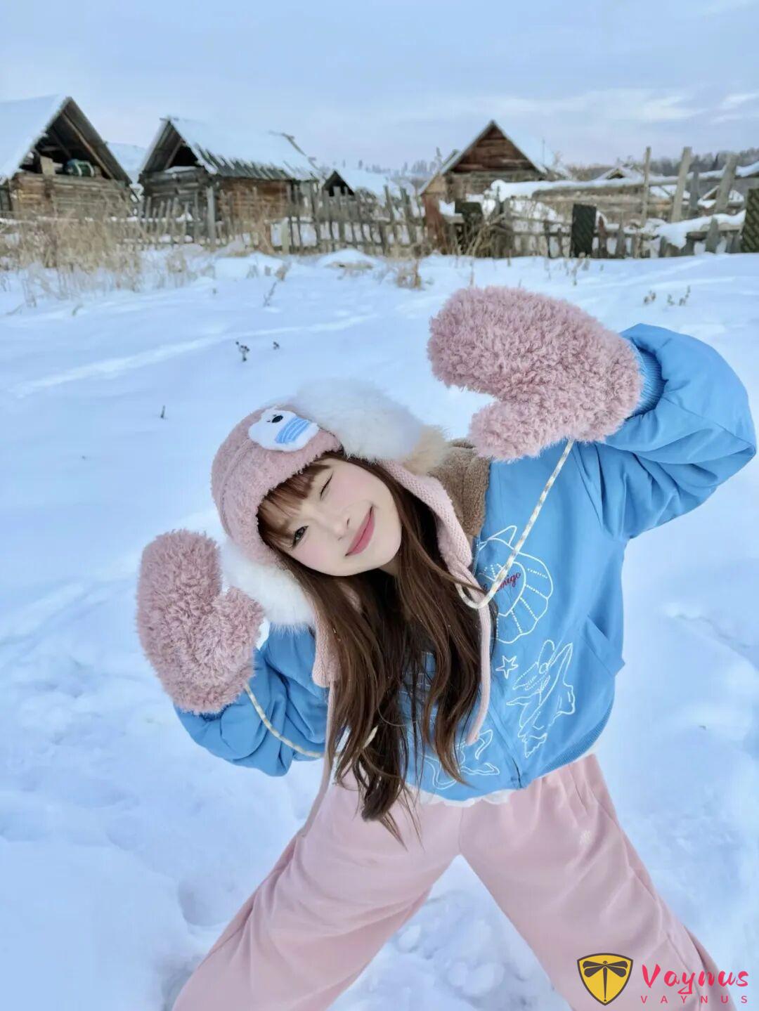 9個多巴胺雪地拍照姿勢，元氣活潑顯可愛，輕鬆告別冬日沉悶感