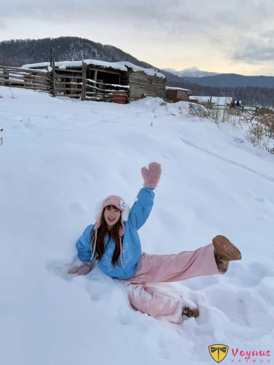 9個多巴胺雪地拍照姿勢，元氣活潑顯可愛，輕鬆告別冬日沉悶感