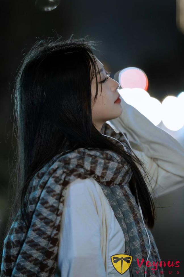 公交站夜景人像,9個姿勢,拍出清冷氛圍感,美得像是電影片段