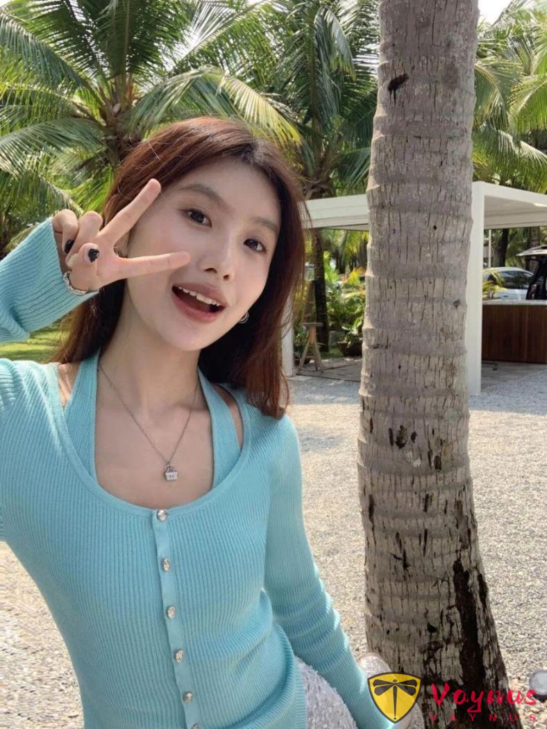 海边小姐姐9个万能拍法，每张都是夏日大片既视感，拍出自然又有范，谁学谁美