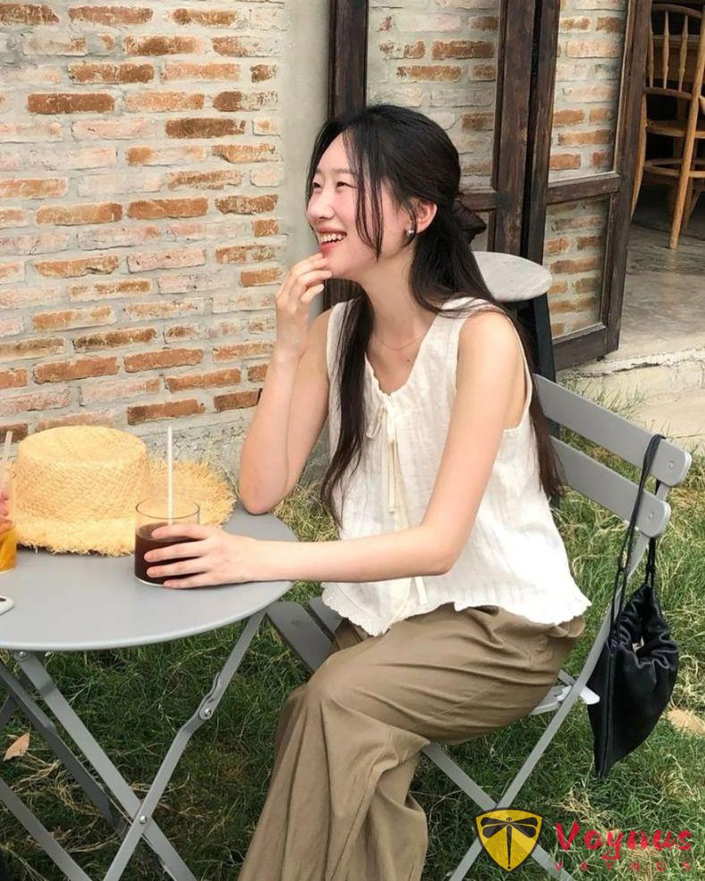 咖色系淡颜系穿搭