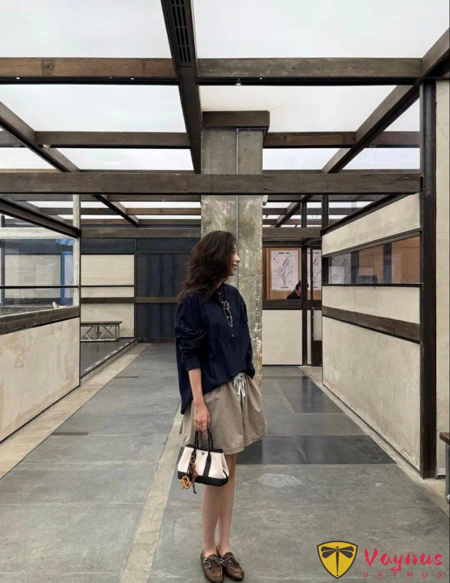 太好看的藏蓝色衬衫