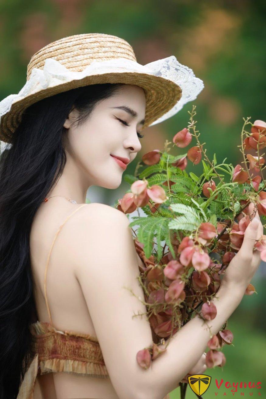 9个秋日栾树拍照姿势，温柔又出片，拍出电影感的浪漫油画大片