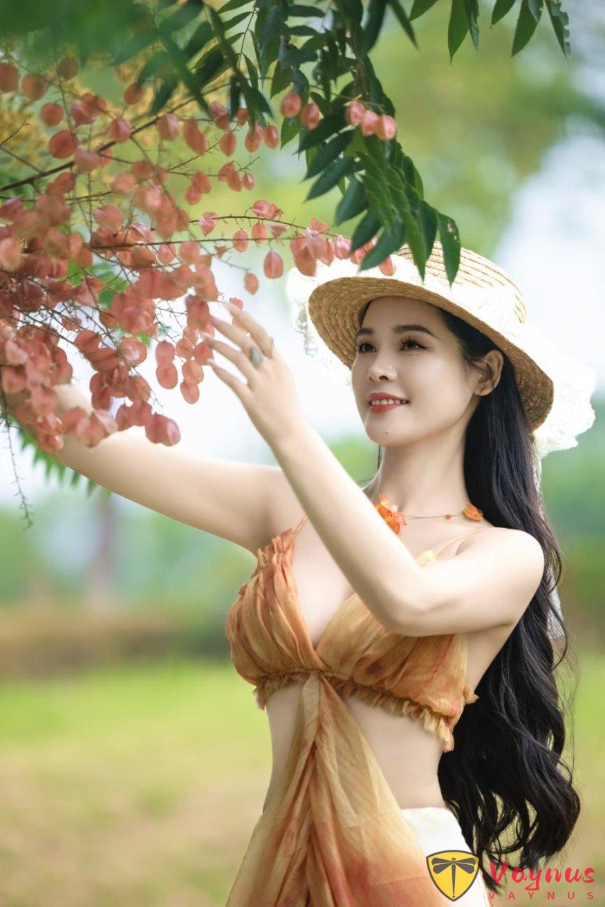 9个秋日栾树拍照姿势，温柔又出片，拍出电影感的浪漫油画大片