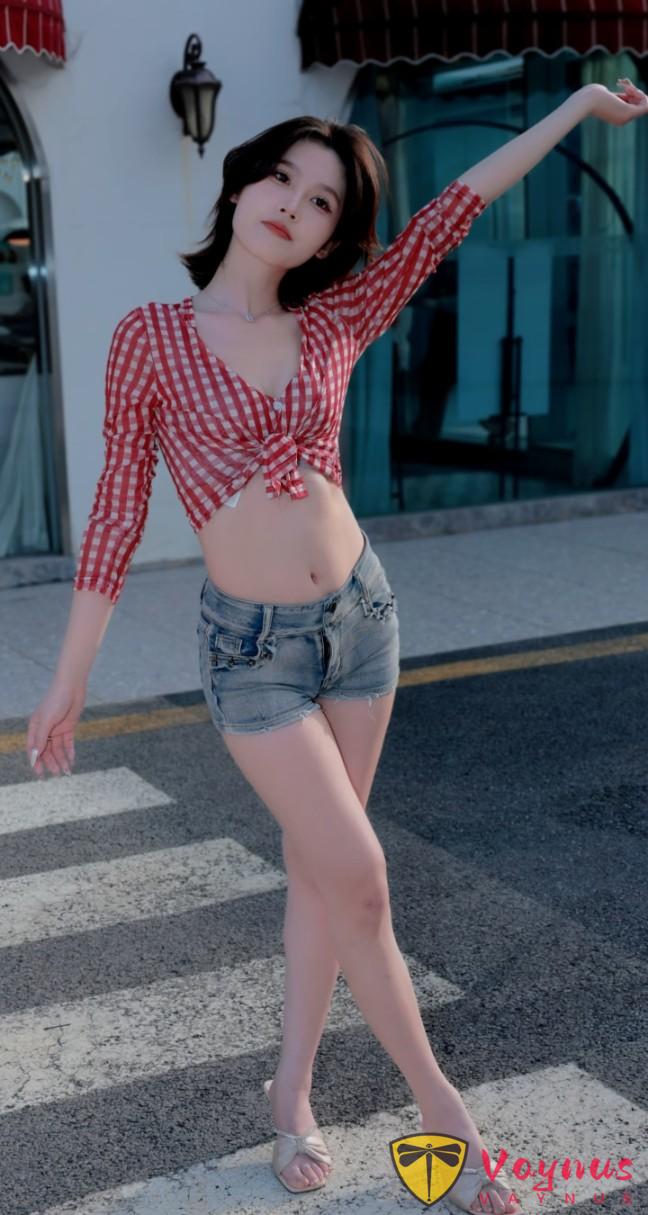 牛仔辣妹，高级性感写真！9个动作，自信大方秀身材，拍出大长腿