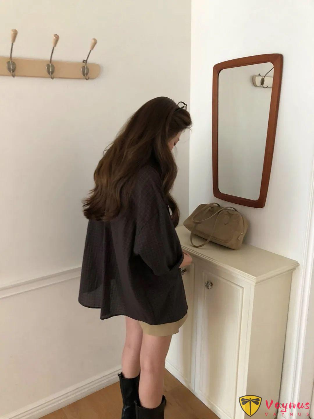 深咖色格子衬衫怎么搭