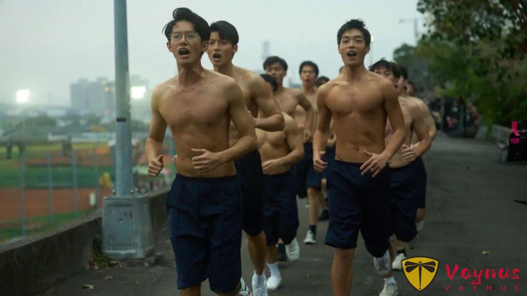 這部臺灣青春勵志電影《進行曲》太養眼了！該片由億萬票房《角頭》系列導演姜瑞智執導