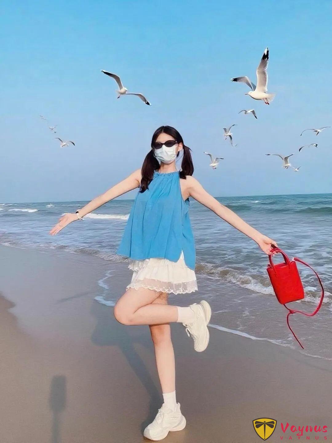 晴天海滩9个经典动作，拍出度假氛围，松弛又快乐，朋友圈点赞到爆