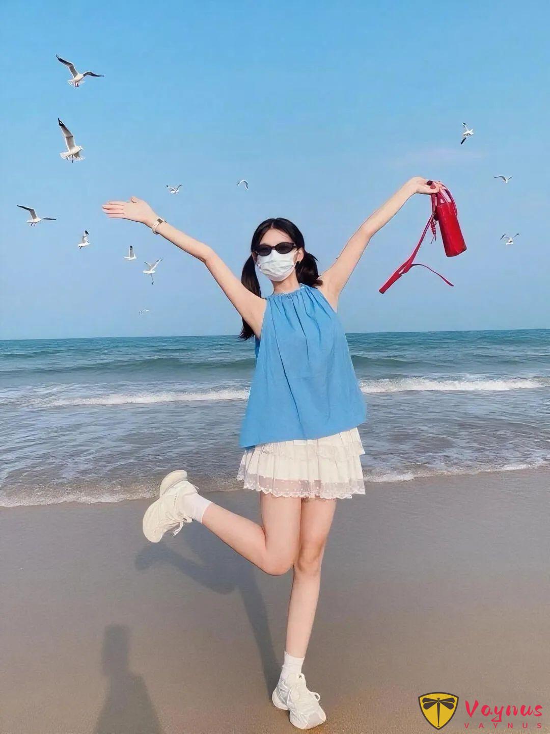 晴天海滩9个经典动作，拍出度假氛围，松弛又快乐，朋友圈点赞到爆