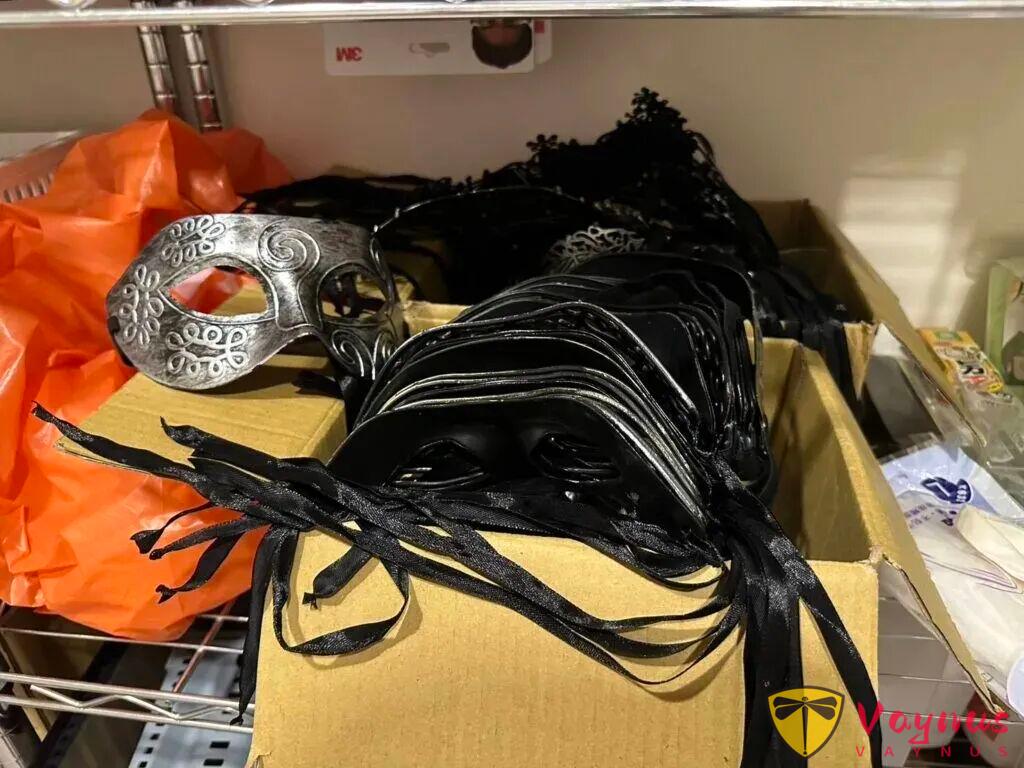 台湾三名天菜帅警“牺牲色相”“只穿内裤”卧底男性会所惹争议