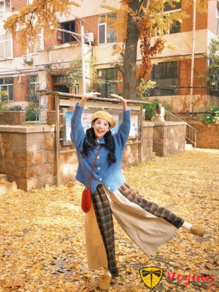 逛街试试这样拍，6个拍照姿势，自由随性不做作，生命力溢出镜头！