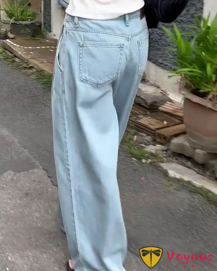 背心牛仔裤的休闲穿搭