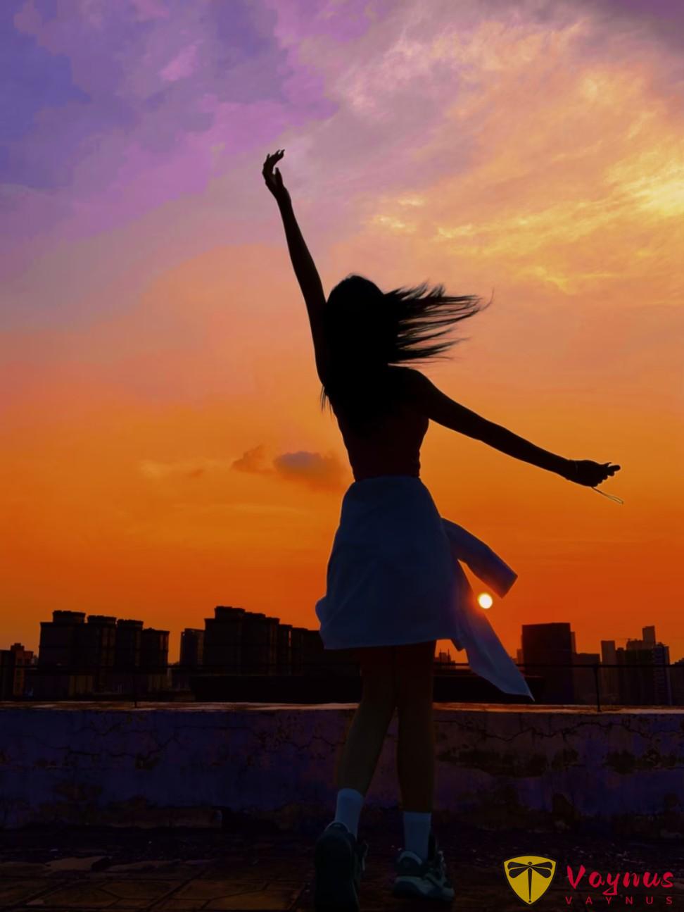 绝美落日剪影,8个夕阳拍照姿势,把温柔和浪漫焊在身上!