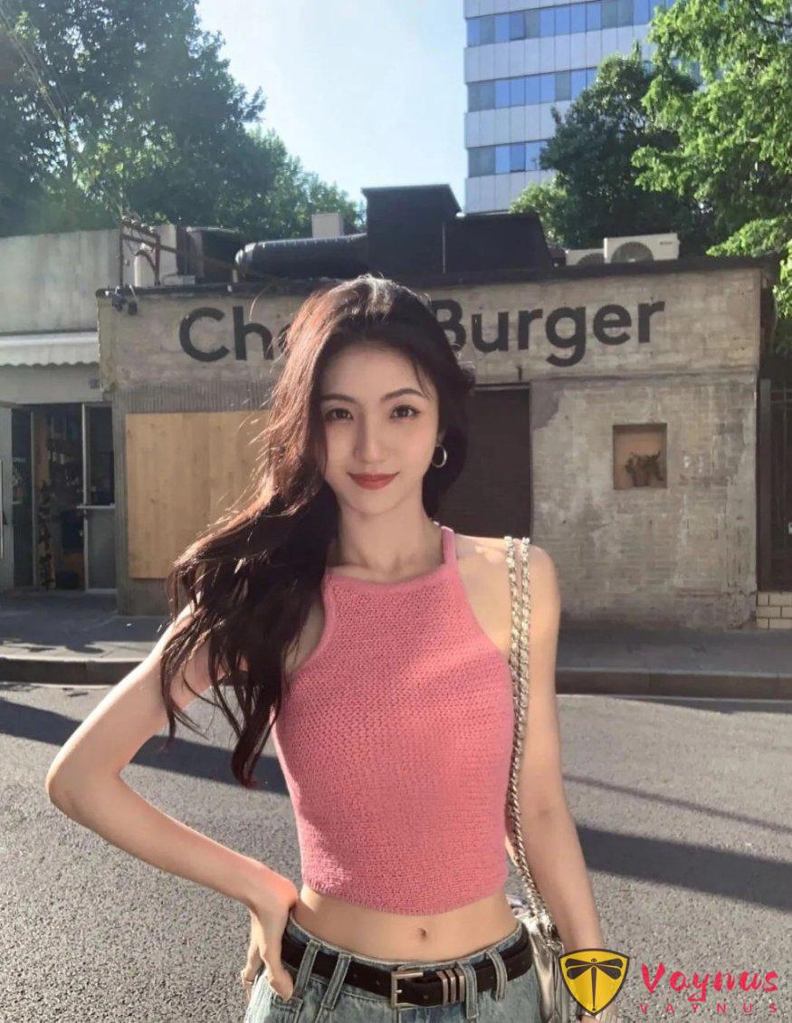 牛仔褲拍照，9個簡約拍照姿勢讓你輕鬆美麗出鏡