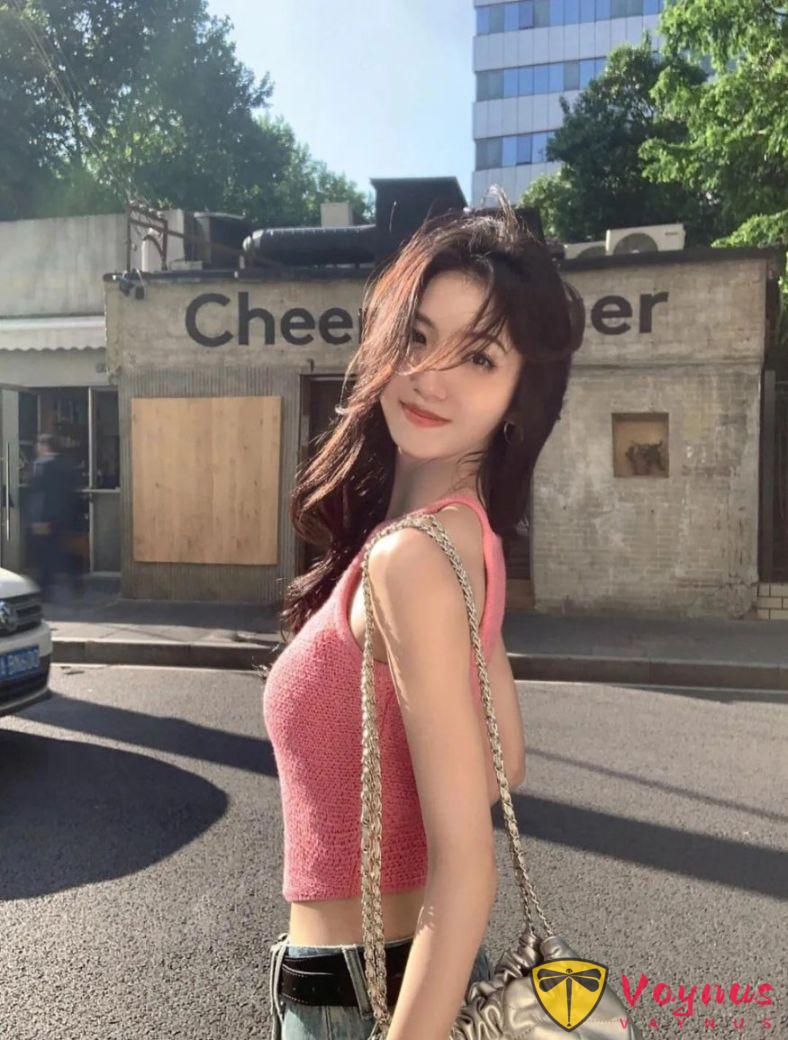 牛仔褲拍照，9個簡約拍照姿勢讓你輕鬆美麗出鏡