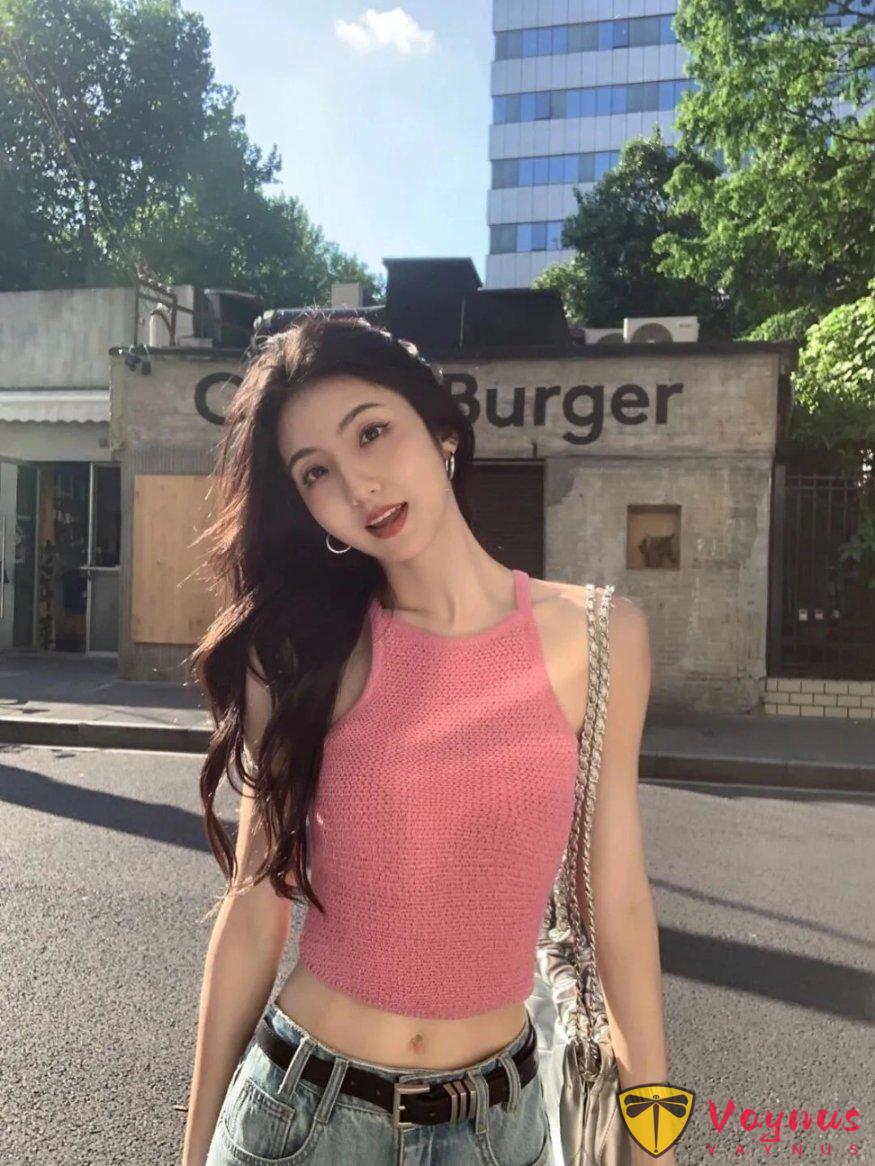 牛仔褲拍照，9個簡約拍照姿勢讓你輕鬆美麗出鏡