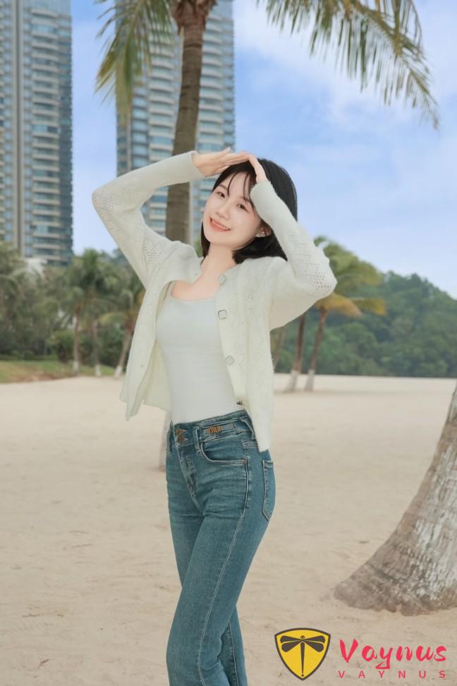 海邊牛仔褲拍照，9個姿勢動作，溫柔氣質狠狠拿捏，顯高又顯瘦