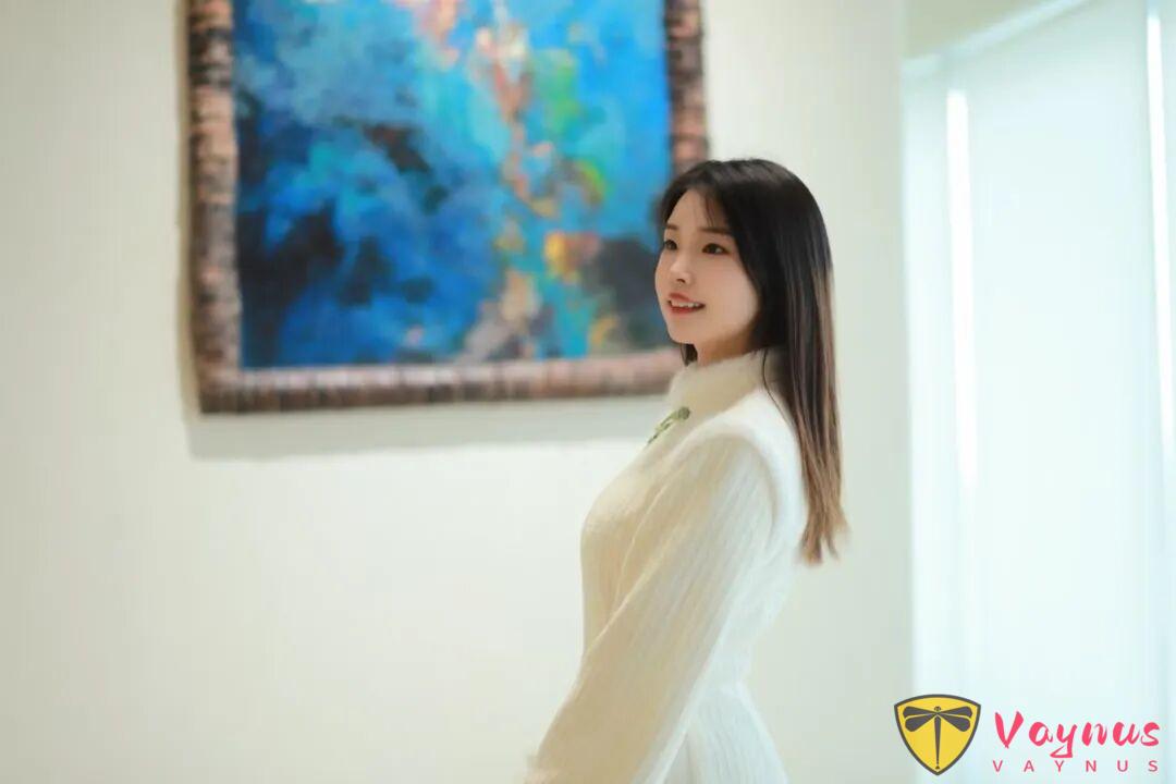 别光站着傻拍！钢琴、画作、楼梯，9招教你利用环境拍出高知女神范