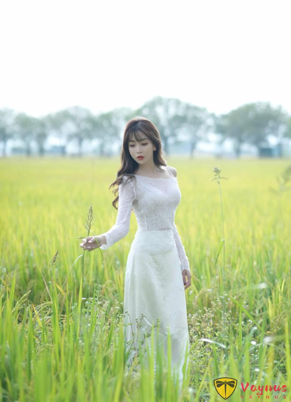 美到失语！清冷感「法式田园风」，9个拍照姿势，强烈建议收藏