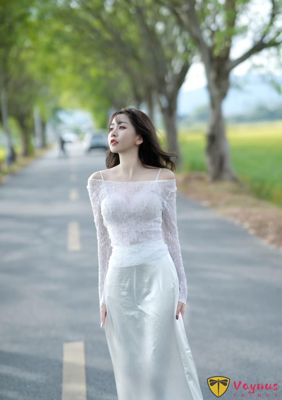 美到失语！清冷感「法式田园风」，9个拍照姿势，强烈建议收藏