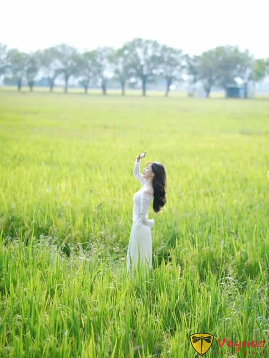 美到失语！清冷感「法式田园风」，9个拍照姿势，强烈建议收藏