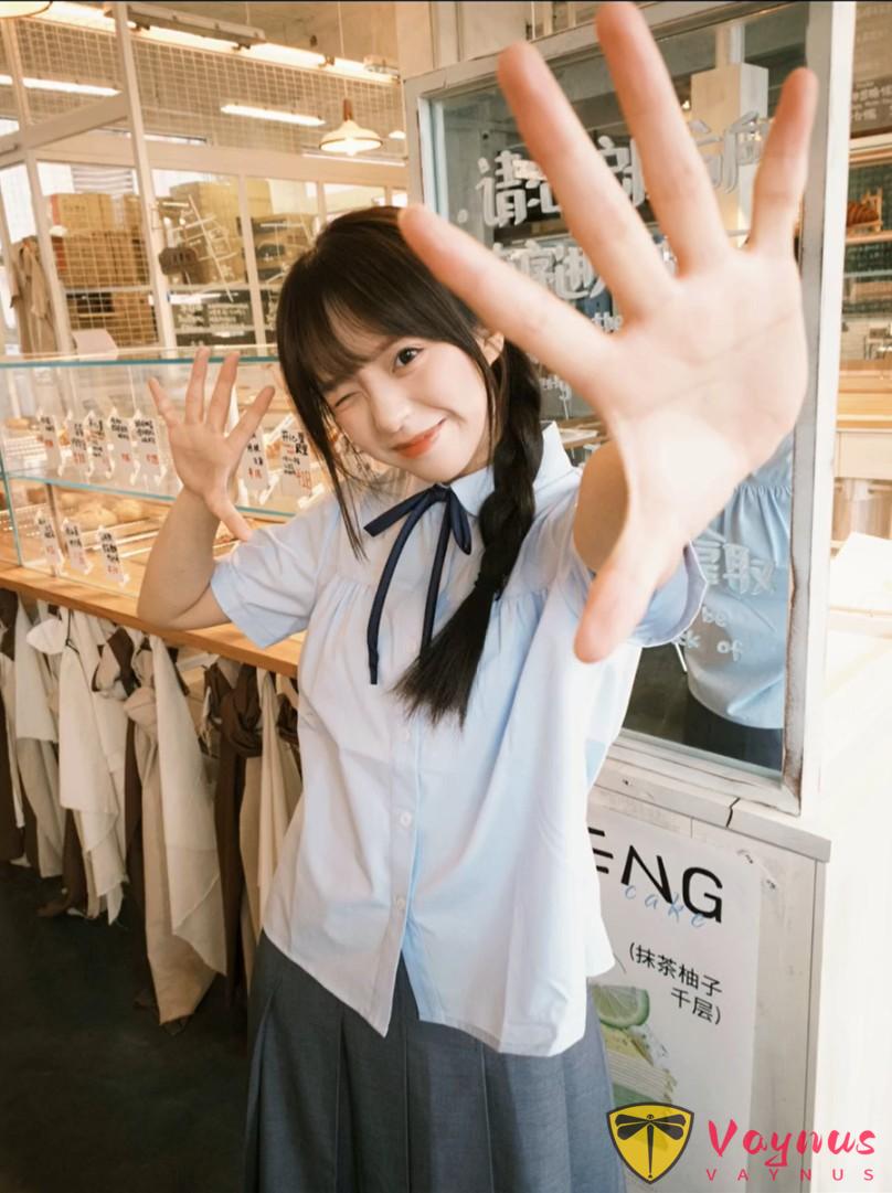 日常感適合逛街探店的姿勢，學會後拍照簡直和呼吸一樣簡單，誰拍誰好看！
