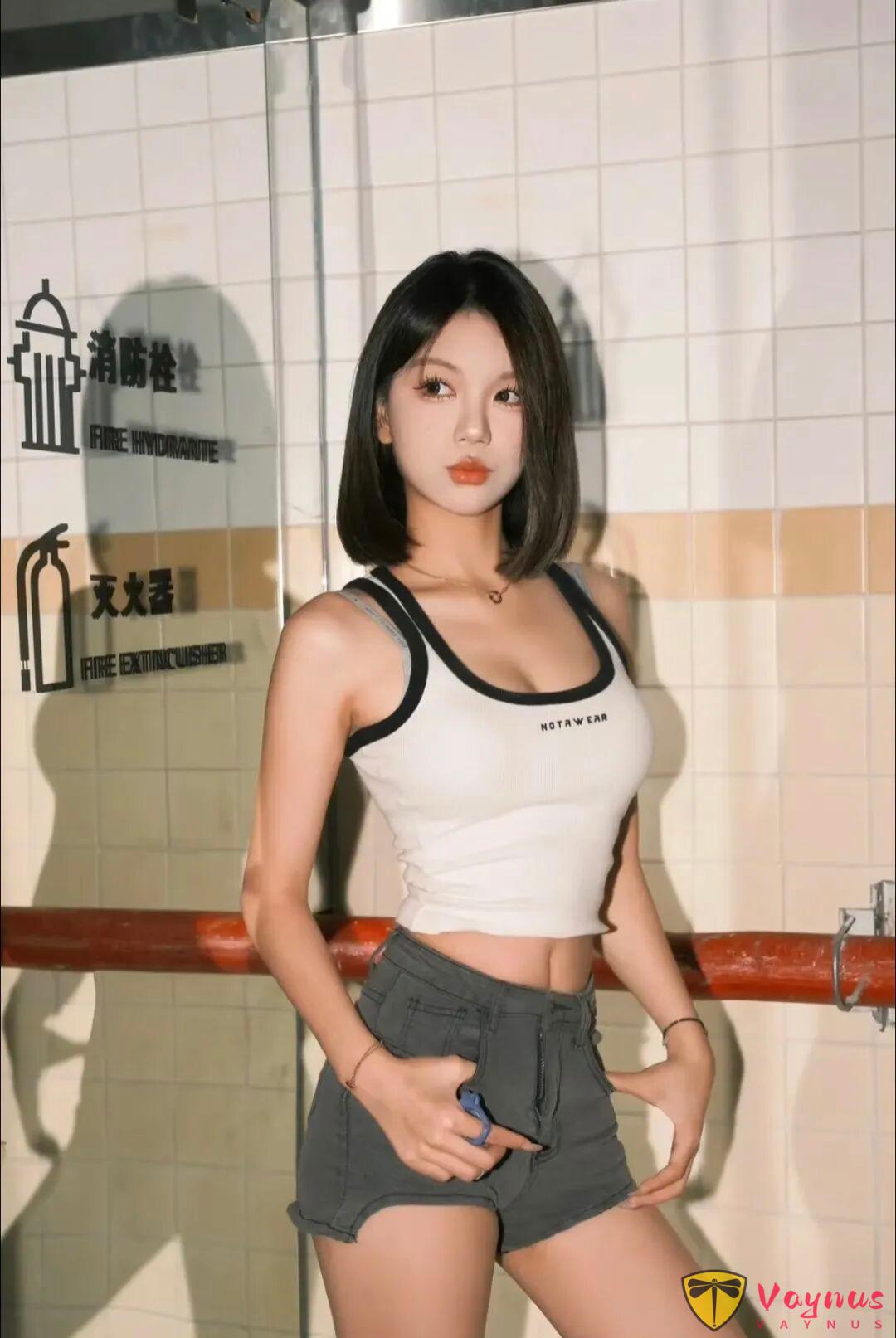 9个拍照姿势,漂亮又性感,赶快拍起来吧!