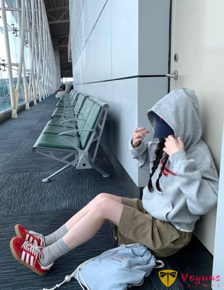 灰色连帽卫衣怎么搭